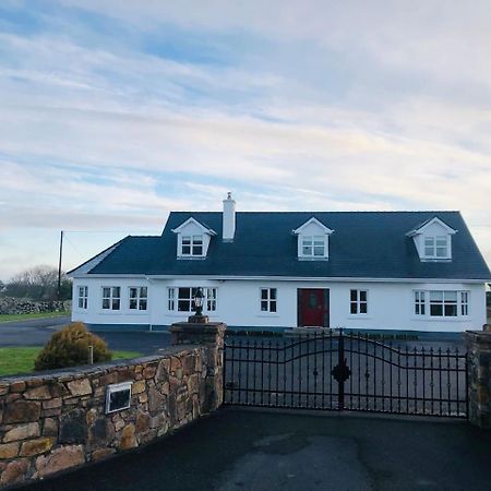Connemara. 3 Bedroom, 8 Bed, Holiday Home กัลเวย์ ภายนอก รูปภาพ