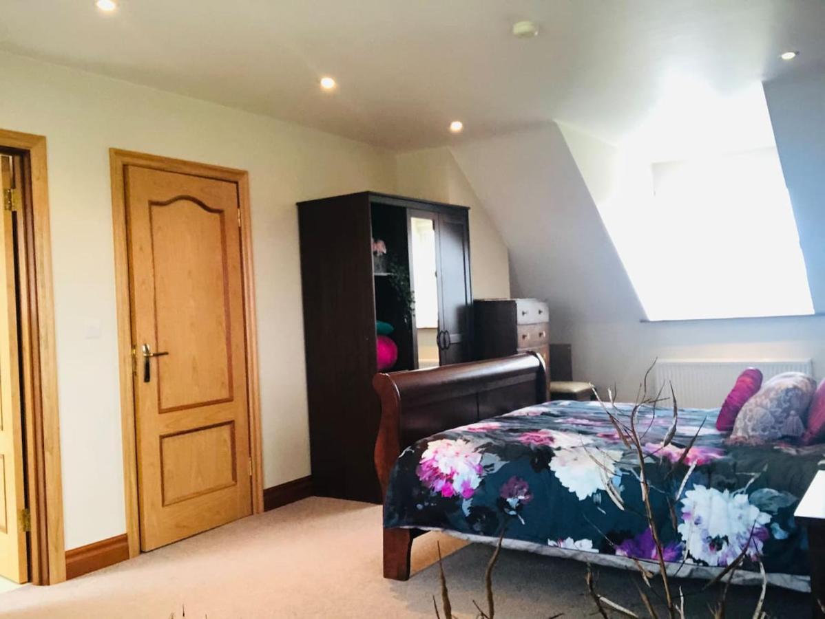 Connemara. 3 Bedroom, 8 Bed, Holiday Home กัลเวย์ ภายนอก รูปภาพ