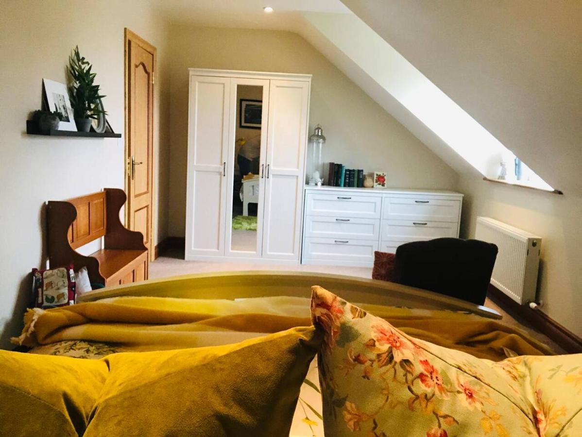 Connemara. 3 Bedroom, 8 Bed, Holiday Home กัลเวย์ ภายนอก รูปภาพ