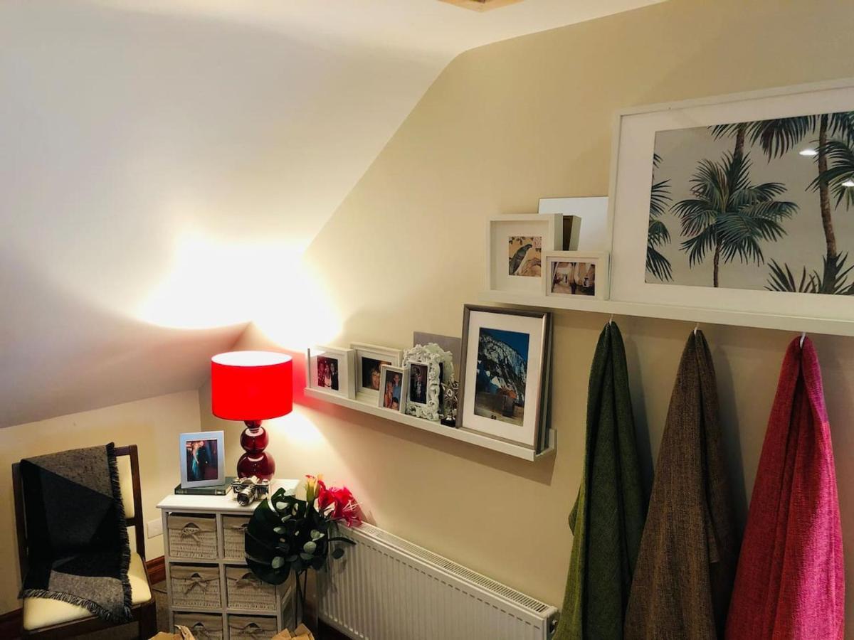 Connemara. 3 Bedroom, 8 Bed, Holiday Home กัลเวย์ ภายนอก รูปภาพ
