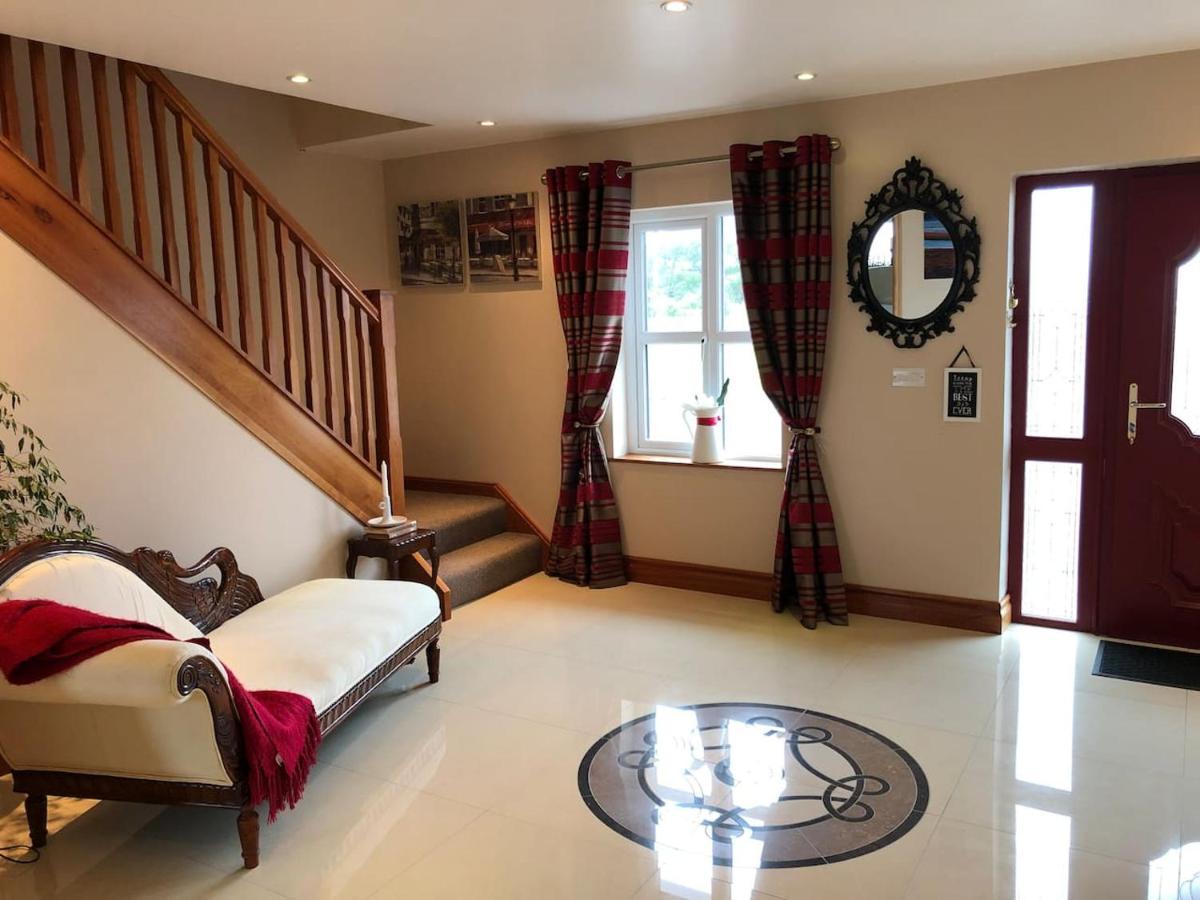 Connemara. 3 Bedroom, 8 Bed, Holiday Home กัลเวย์ ภายนอก รูปภาพ