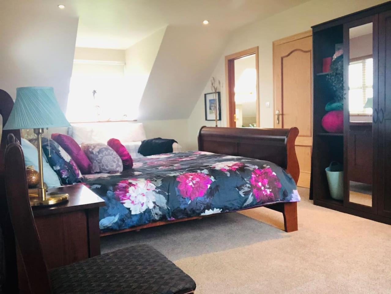 Connemara. 3 Bedroom, 8 Bed, Holiday Home กัลเวย์ ภายนอก รูปภาพ