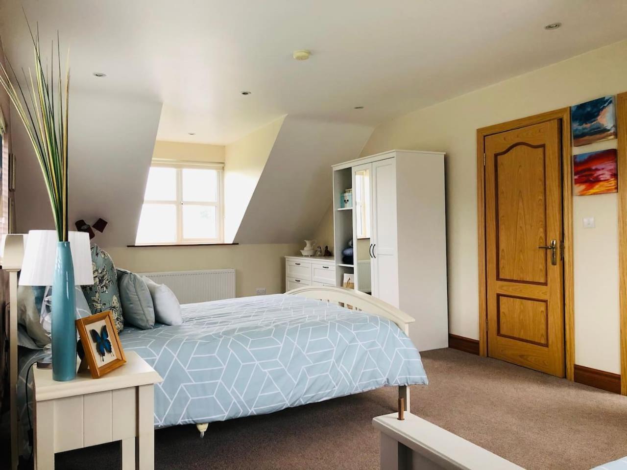 Connemara. 3 Bedroom, 8 Bed, Holiday Home กัลเวย์ ภายนอก รูปภาพ