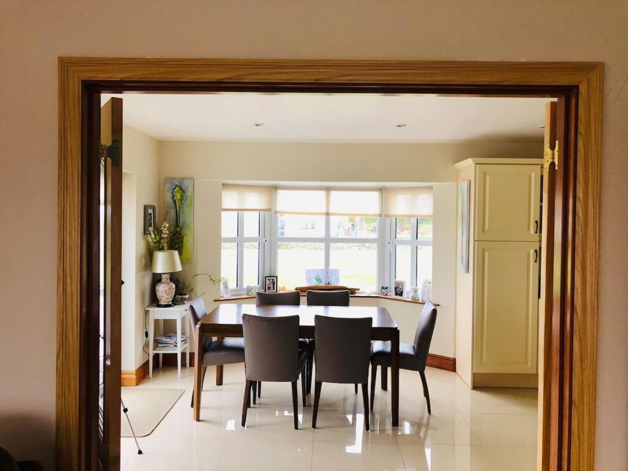 Connemara. 3 Bedroom, 8 Bed, Holiday Home กัลเวย์ ภายนอก รูปภาพ